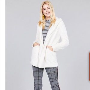 Moving Sale!! White Faux Fur Jacket. Very soft.